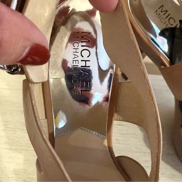Michael Kors Carla Leather Platform Sandal size 7 - Picture 5 of 8